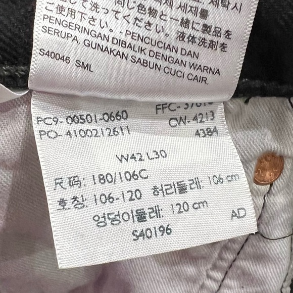 Levi's 501 Black Button Fly Jeans Size 42 x 30 Men's - Picture 6 of 6